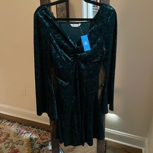 NWT CUPSHE Emerald Green Minidress